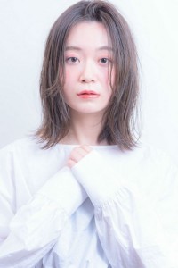 ナチュラルなストレートミディアム
