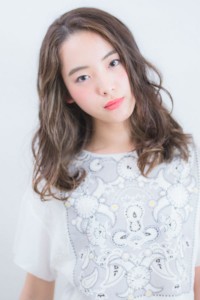 くせ毛風 ゆるウェーブセミロング