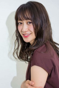 ロングの大人ナチュラル巻き髪スタイル
